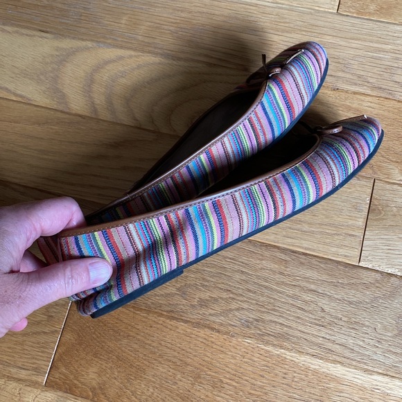 🤑BOGO🤑! Canvas flats - Picture 2 of 5